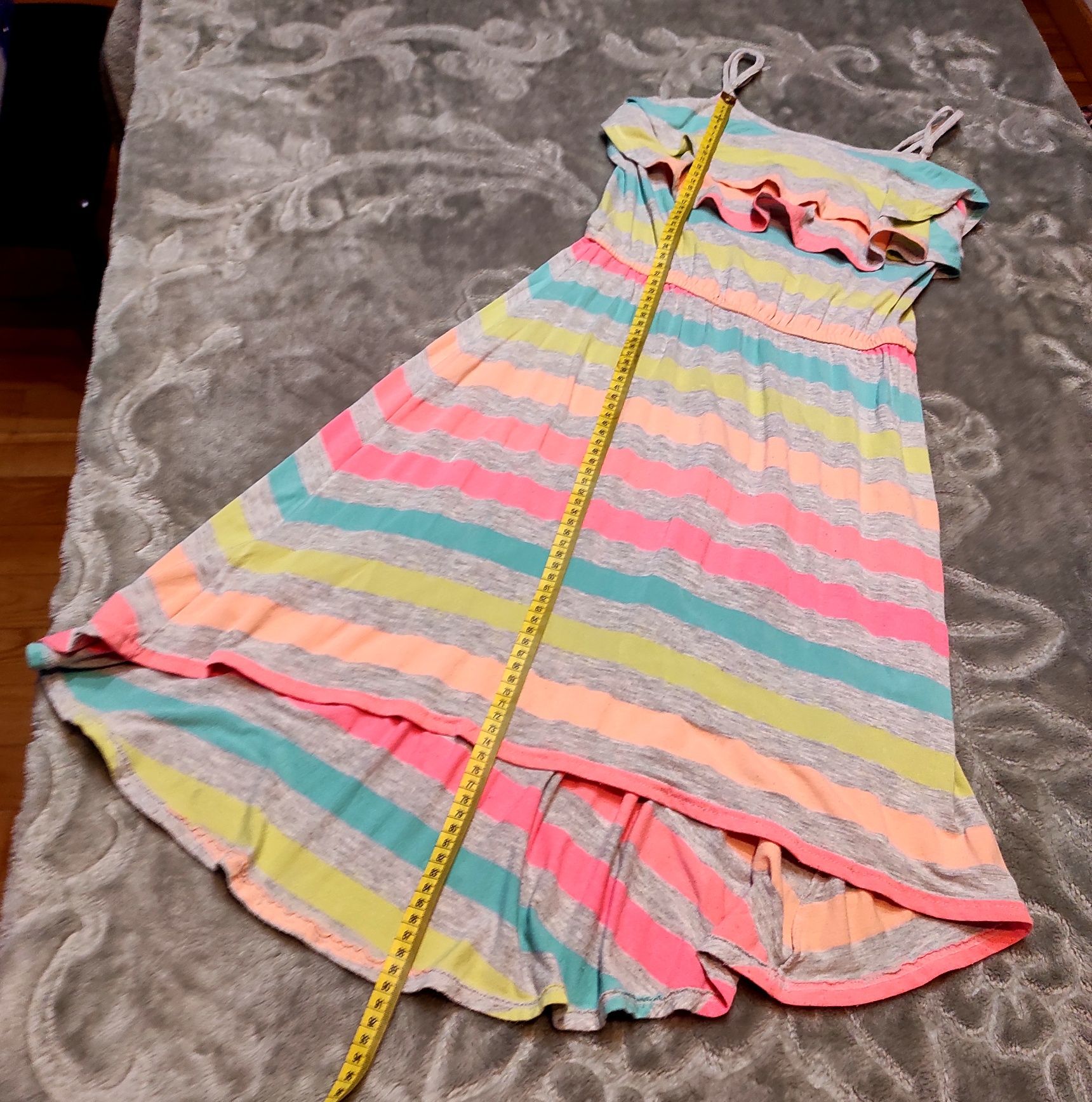 Kolorowa sukienka w pastelowe paski 170 cm