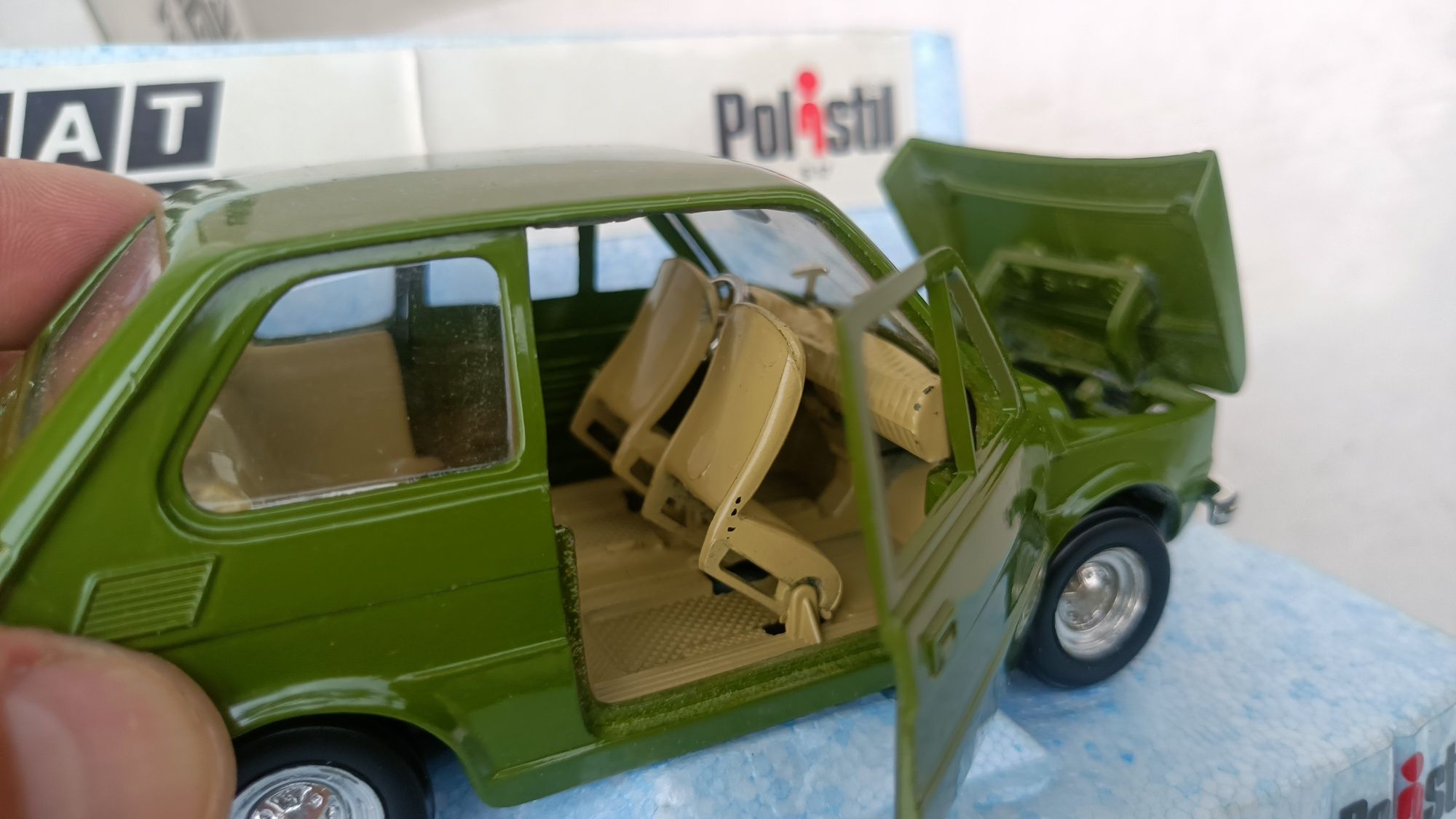 FIAT 126p Maluch Polistil 1:24 model kolekcjonerski stary 1:25 w skali