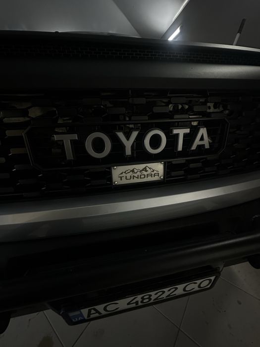Toyota Tundra 2016 5.7