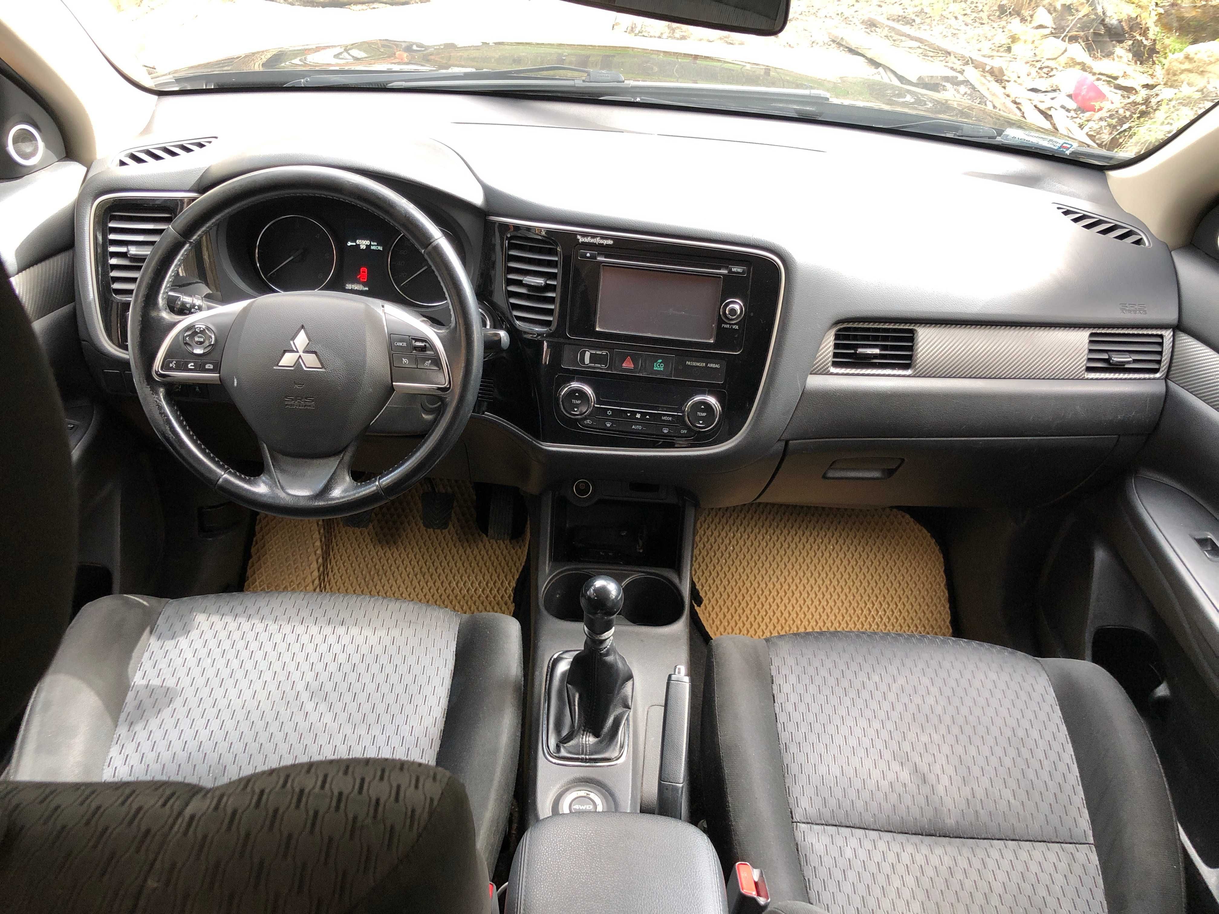 Mitsubishi Outlander 2013, дизель, 7 місць, повний привід