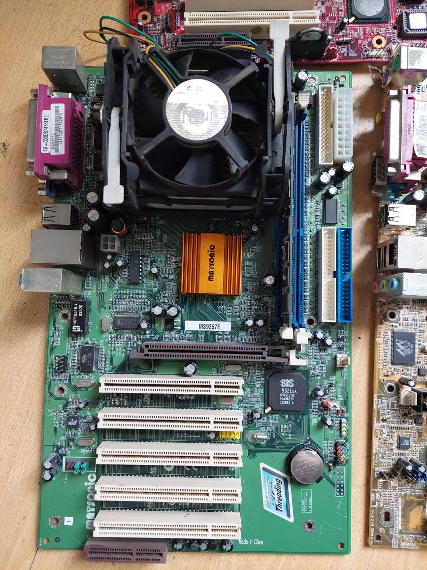 Motherboard antigas não testadas