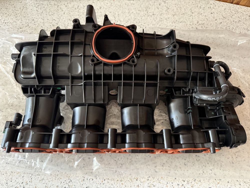 Впускний колектор VAG / 06L 133 201 ET / bettle passat  tiguan
