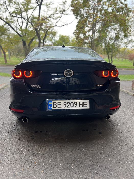 Мазда 3 Mazda 3 21 рік