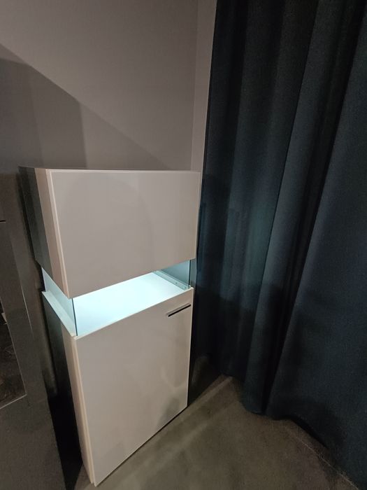Witryna szafka do salonu podświetlona 140,5x59,5