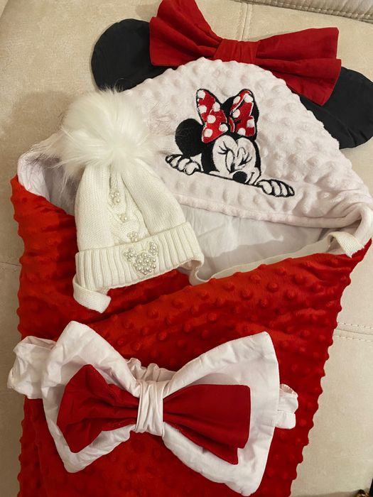 Конверт на виписку для дівчинки з шапкою