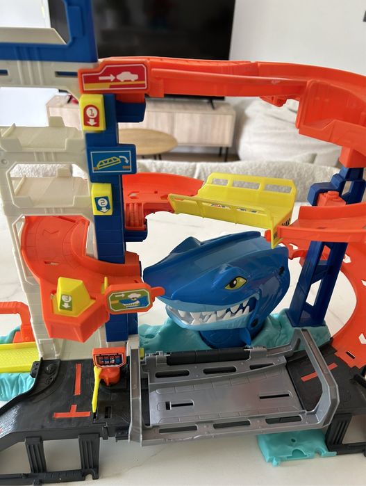 Hot Wheels Atak Rekina