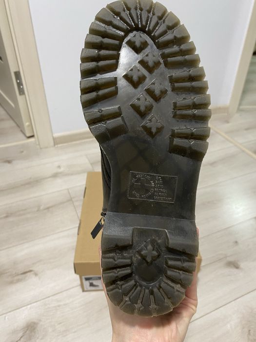 Берци Dr.Martens Jadon