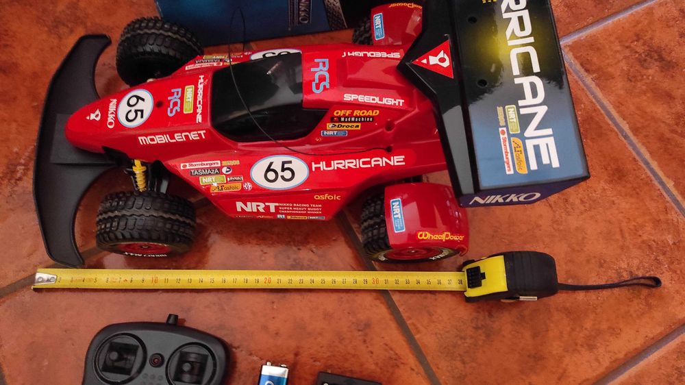 Carro telecomandado Nikko