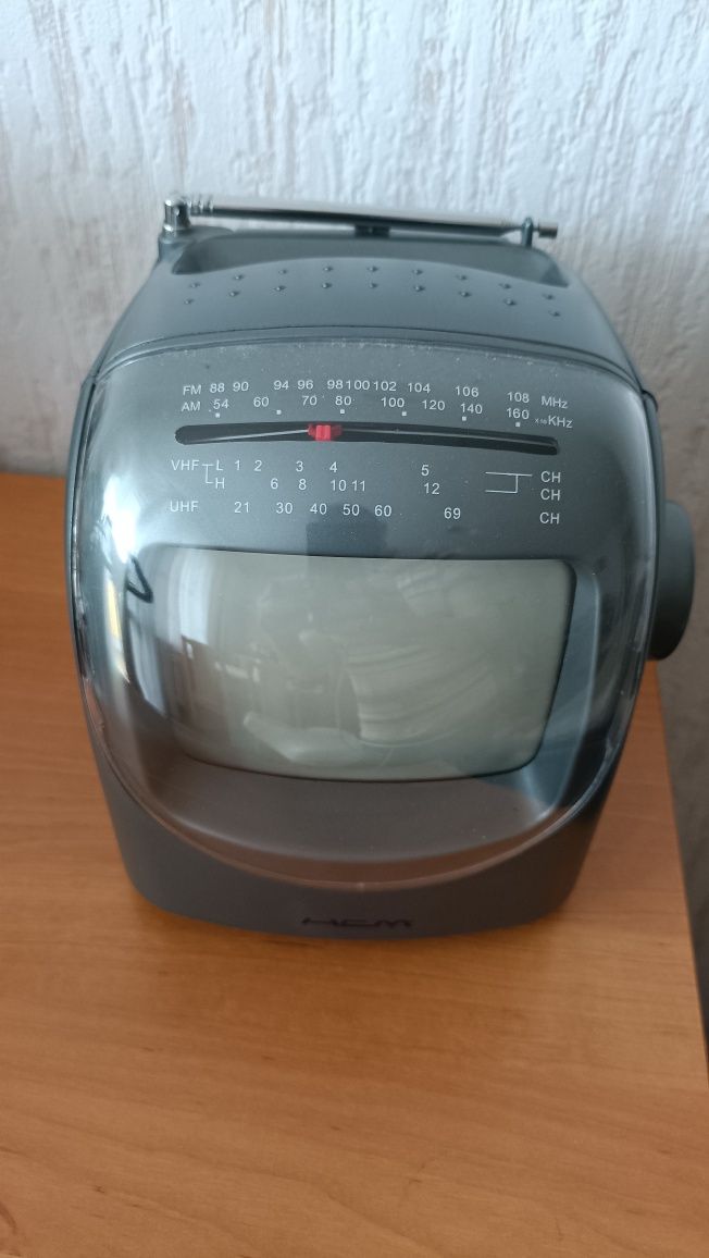 Telewizorek z radiem HCM Czarnobiały sprawny zabytek