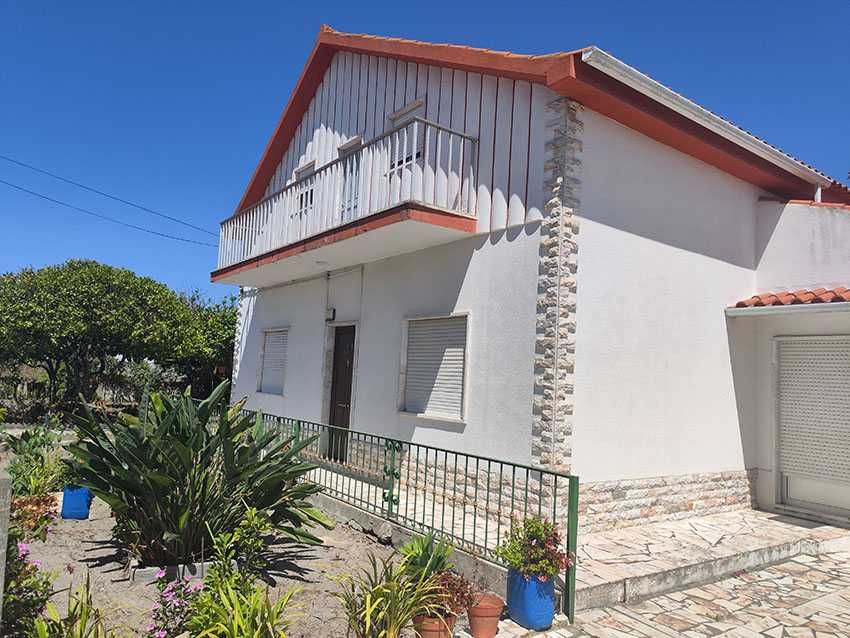 Moradia T4+1  independente com jardim  A 20 minutos de Lisboa/Setúbal