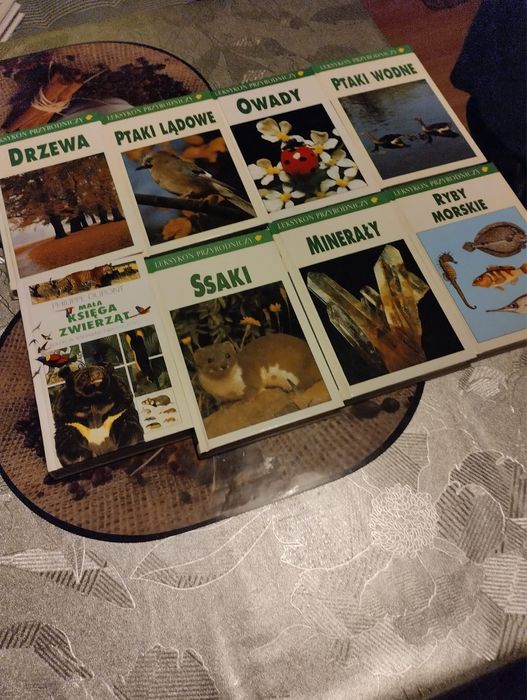 Leksykon. Psy, koty, ryby, konie, owady, drzewa, ptaki ilustrowany