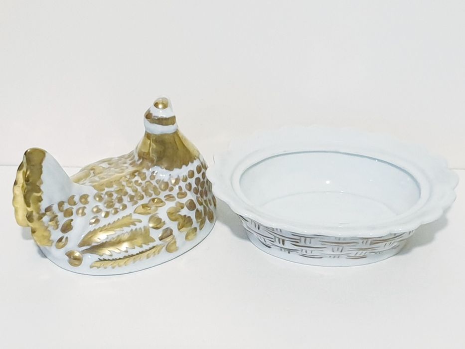 Antiga caixa Galinha em porcelana Limoges dourada
