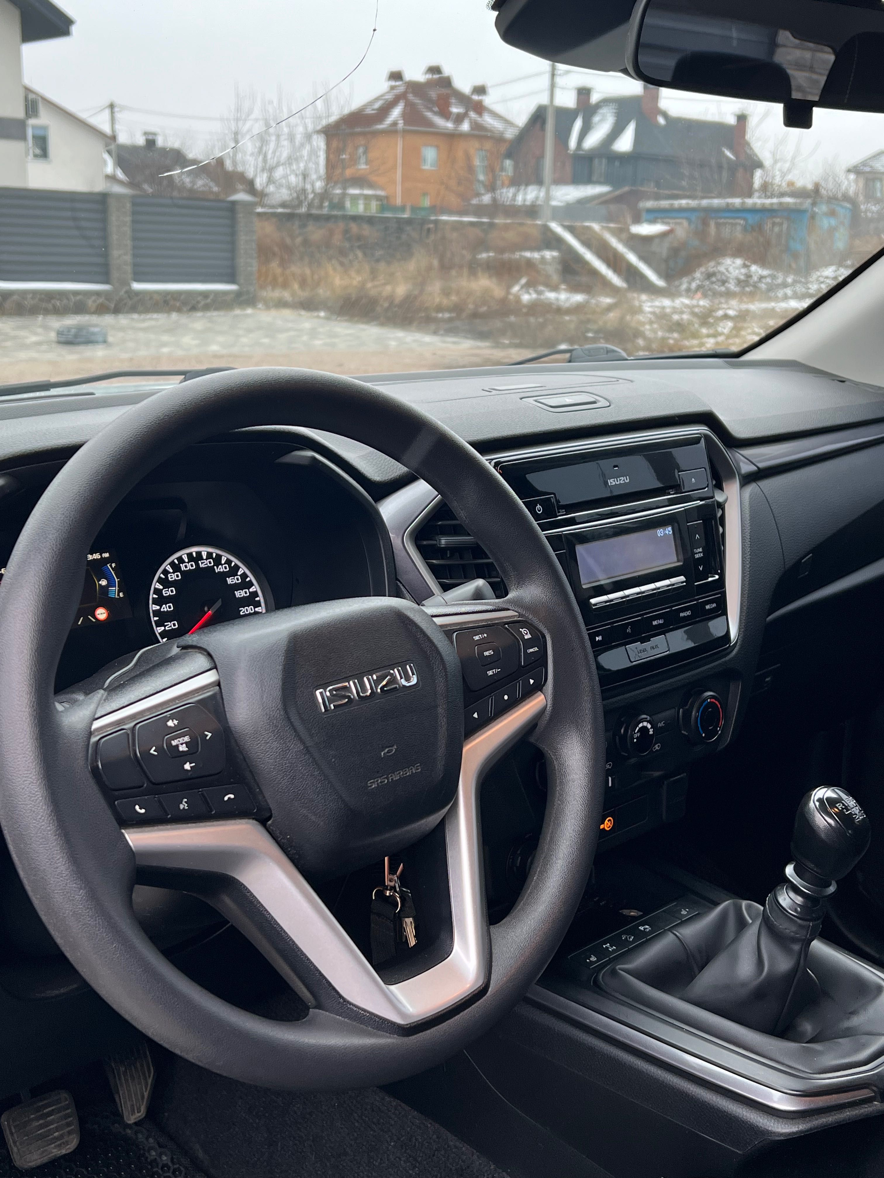Автомобіль Isuzu D-Max