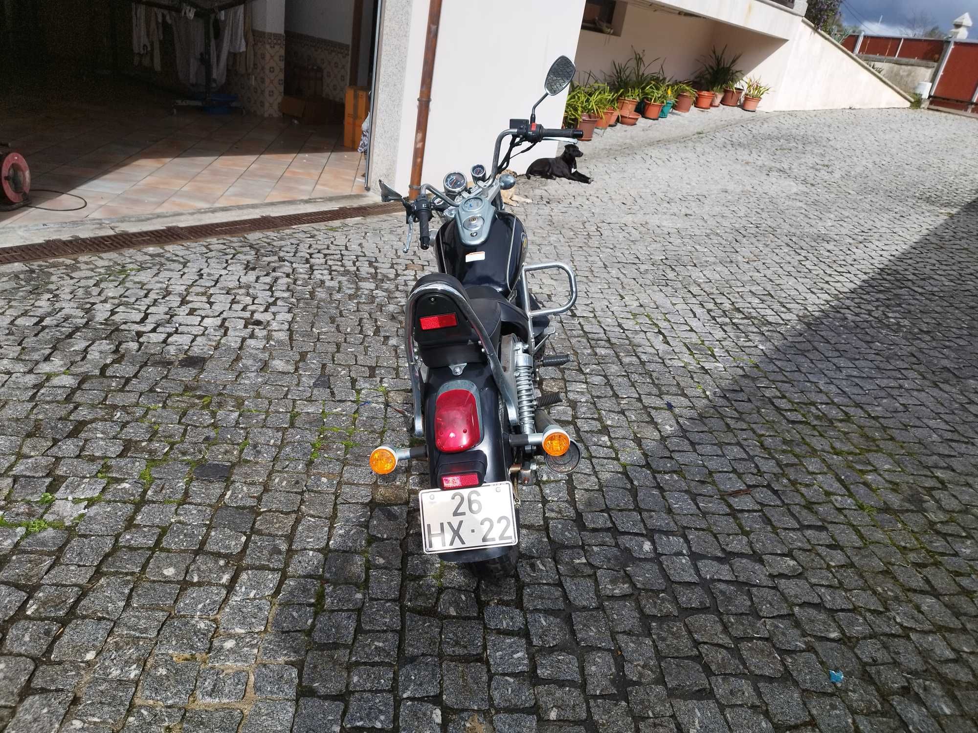 Moto como nova apenas 400km