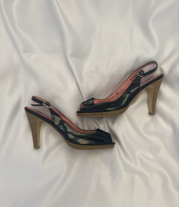 Buty czarne na obcasie