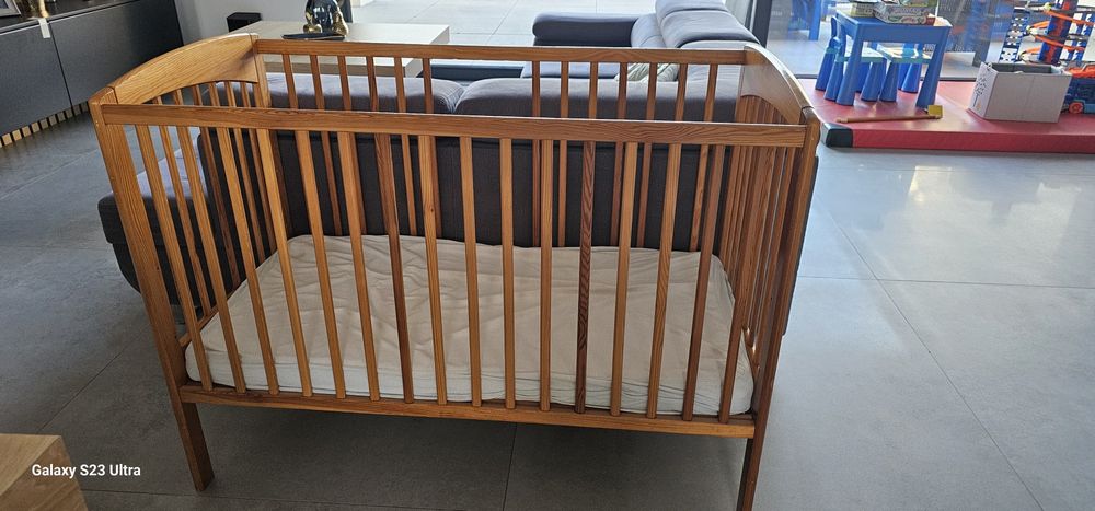 Łóżeczko sosnowe 120x60cm z materacem