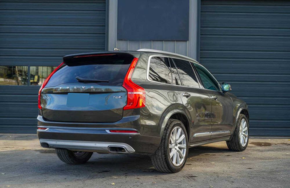 Volvo XC90      2018