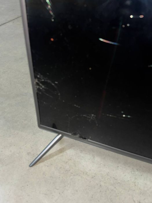 Телевизор KIVI 43U710 на запчасти