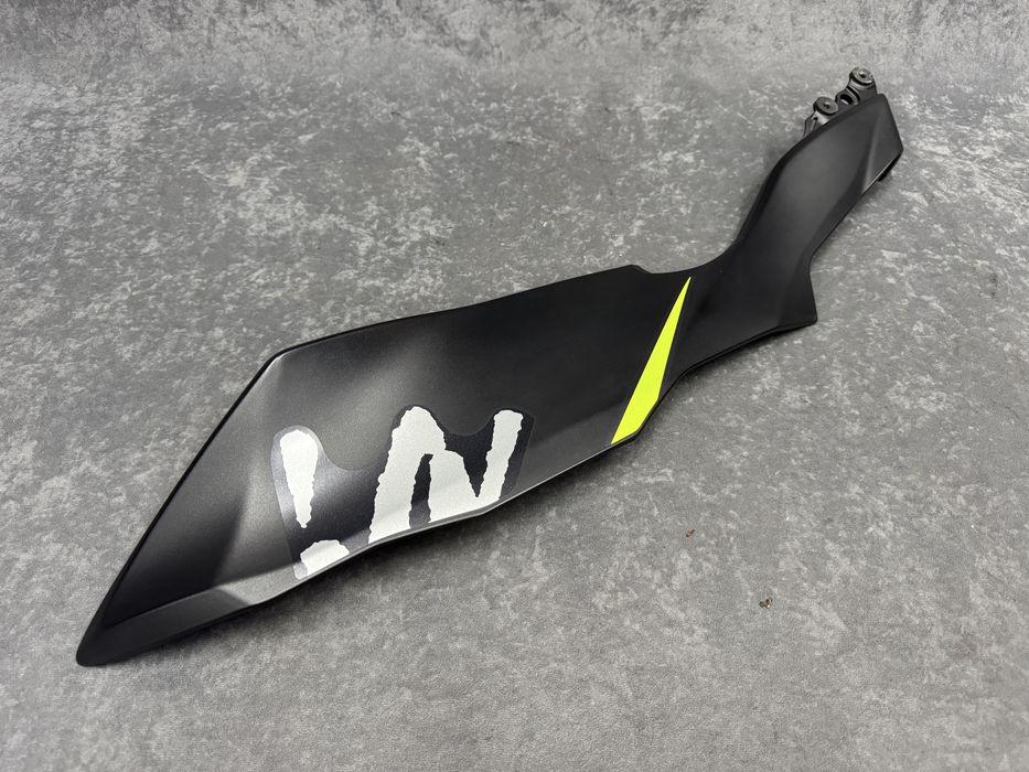 Owiewka Kawasaki Ninja 125 wypełnienie bok osłona listwa plastik