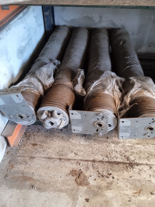 Molas para portões seccionados