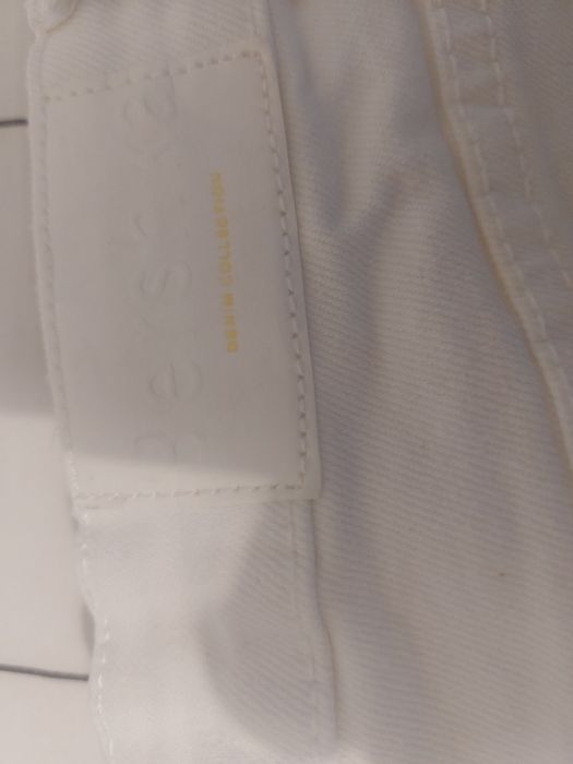 Calções ganga Bershka brancos