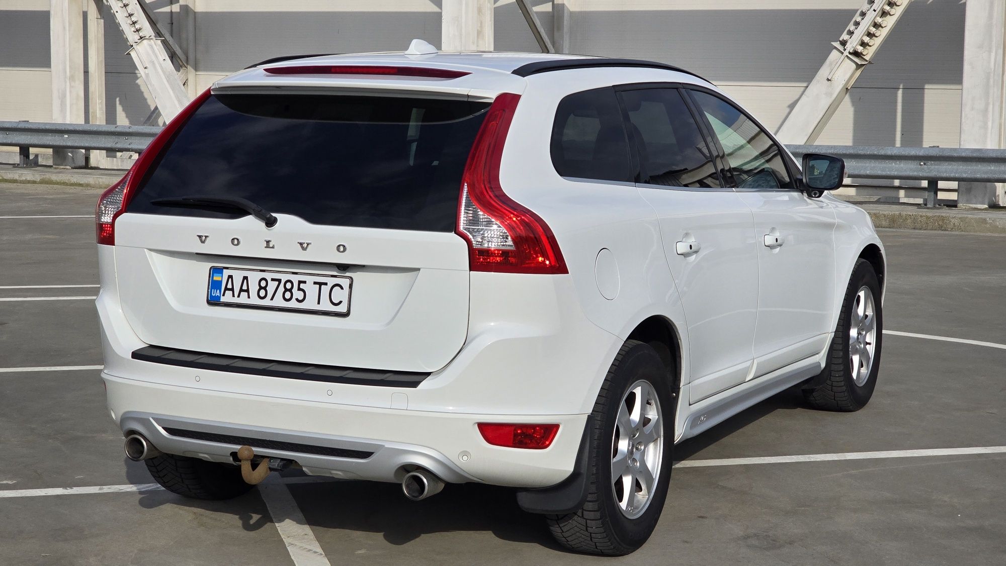 Volvo XС60 2013, R-design, дизель, D5, 215 к.с., автомат