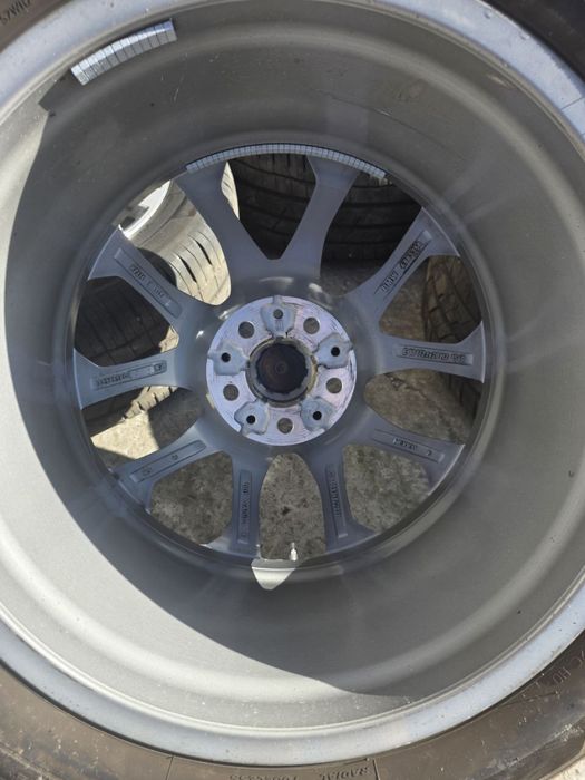 Диски з шинами BMW X5 305/40,,275/45 r20 2024 рік