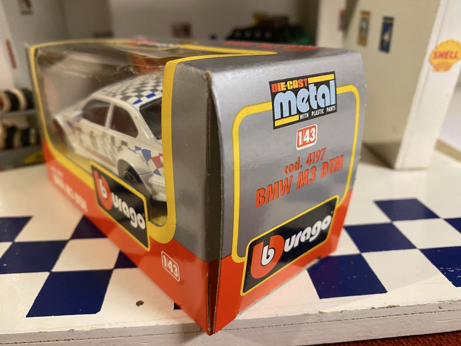 BMW M3 DTM Burago escala 1:43