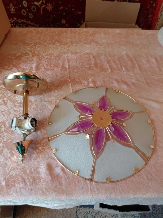 Люстра  (лампа) стельова