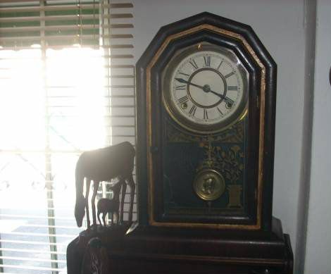 Antigo relógio parede / mesa - Fabricado em 1883
