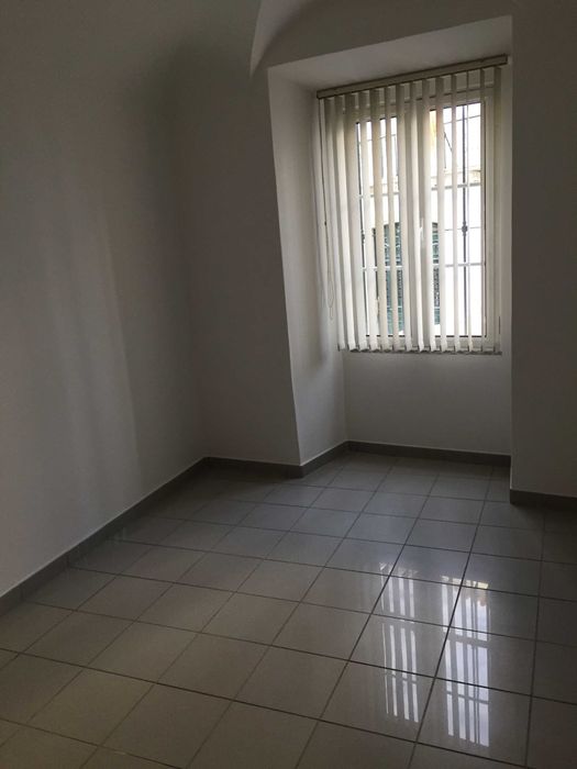 Arrenda-se escritório no centro historico