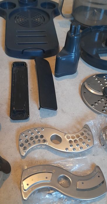 Запчасти для комбайна, измельчителя, миксера, блендера Philips.