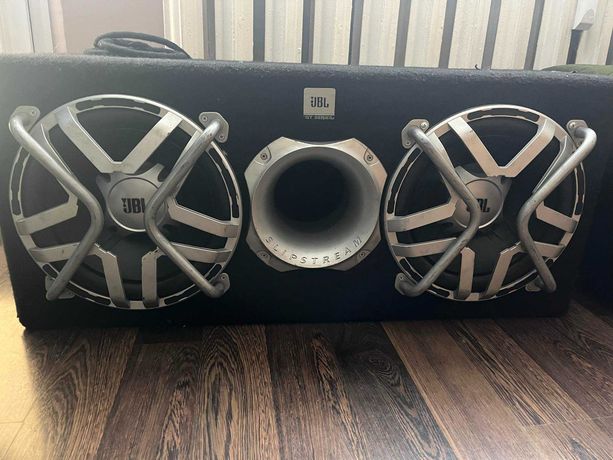 Tuba Samochodowa JBL + Wzmacniacz JBL