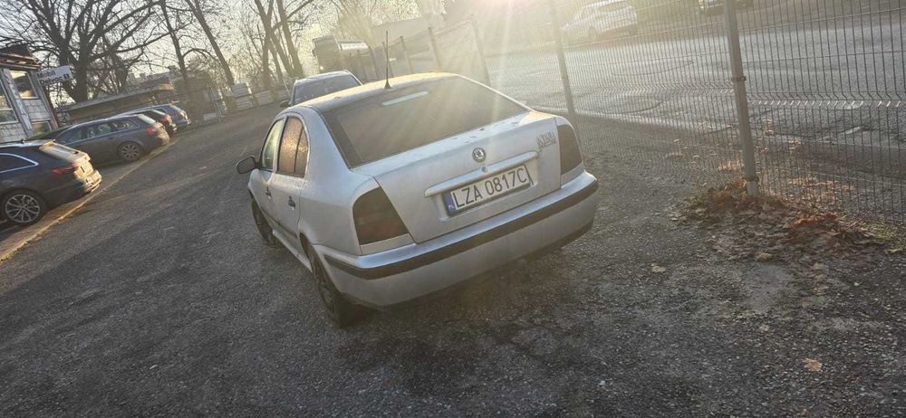 Skoda octavia 2.0+lpg hak cała na części