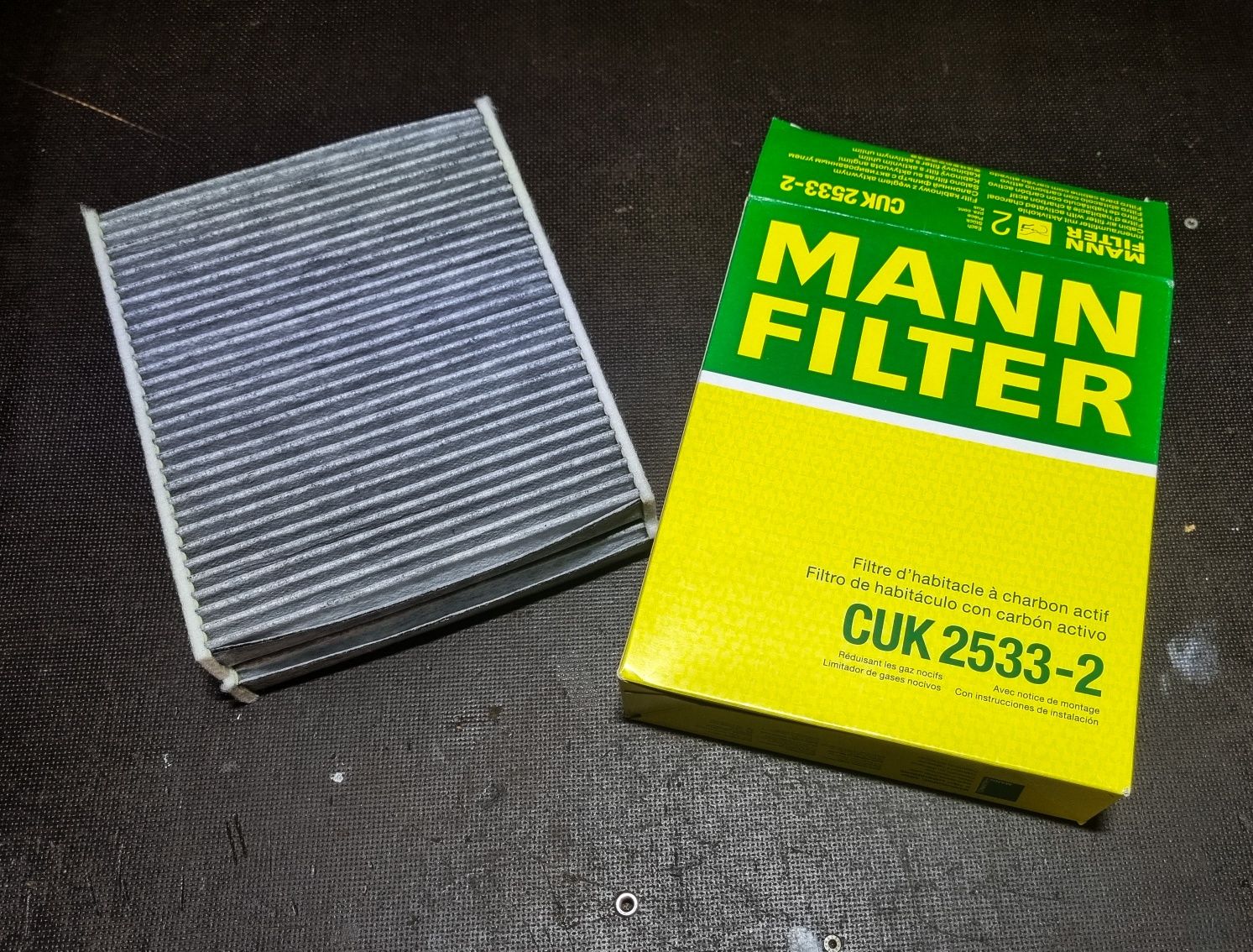 Filtry Kabinowe Mann CUK 2533-2 Do BMW F10 F11 F07 F06 F13 F12