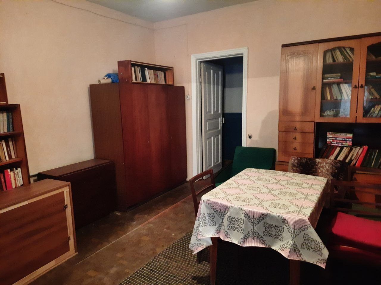 Продам пів будинку в Баришівці.