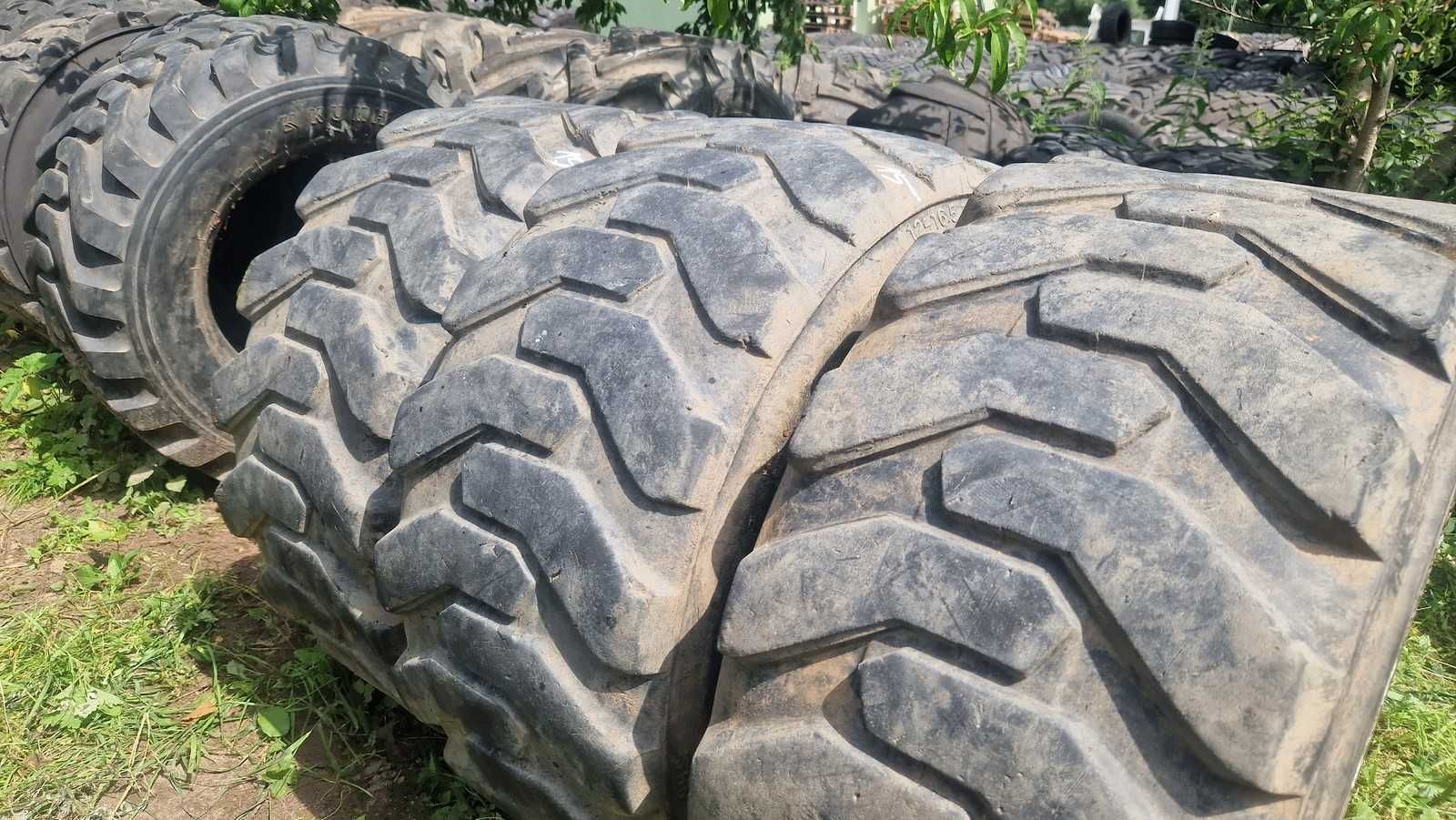 12-16.5, 12r16.5 305/70-16 Camso Solideal 60%bieżnik bez napraw Bobcat