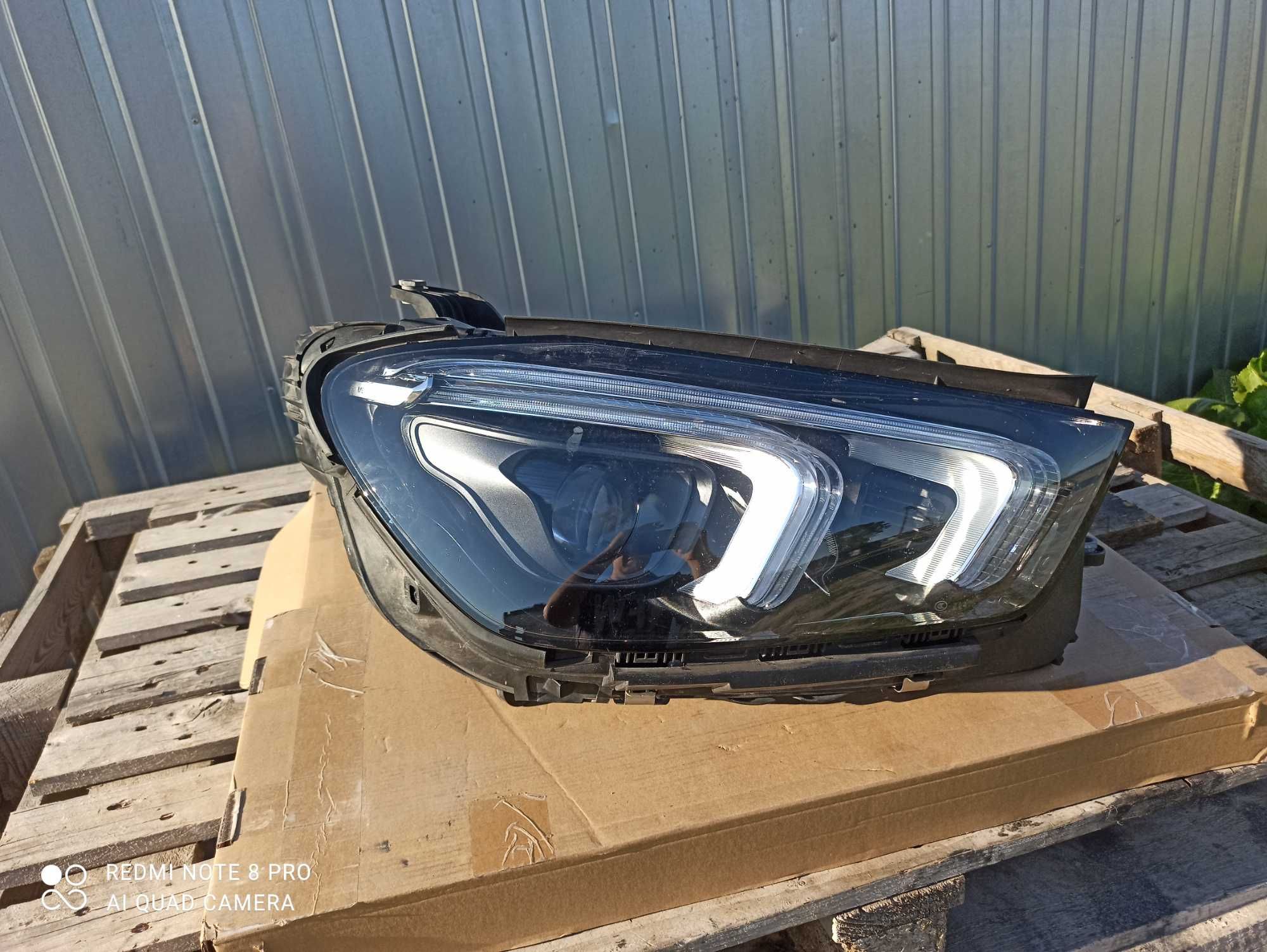 Lampa prawy przód mercedes GLE W167