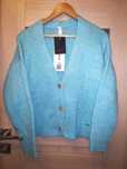Niebieski sweter oversize