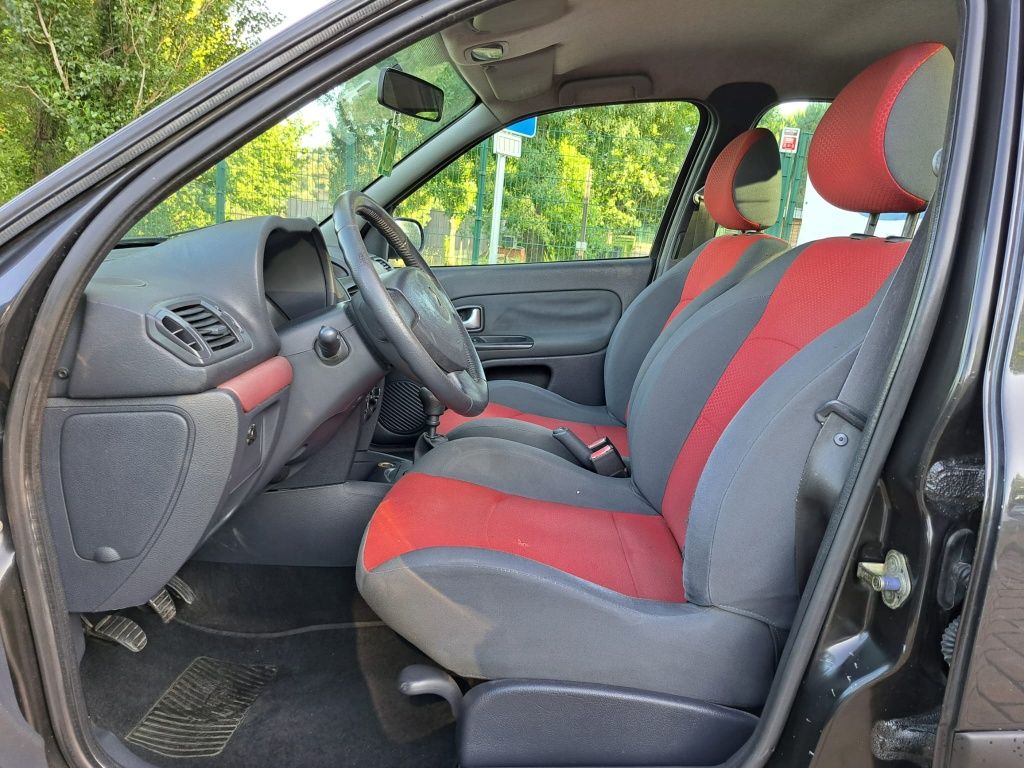 Renault clio 1.2 16v 2003