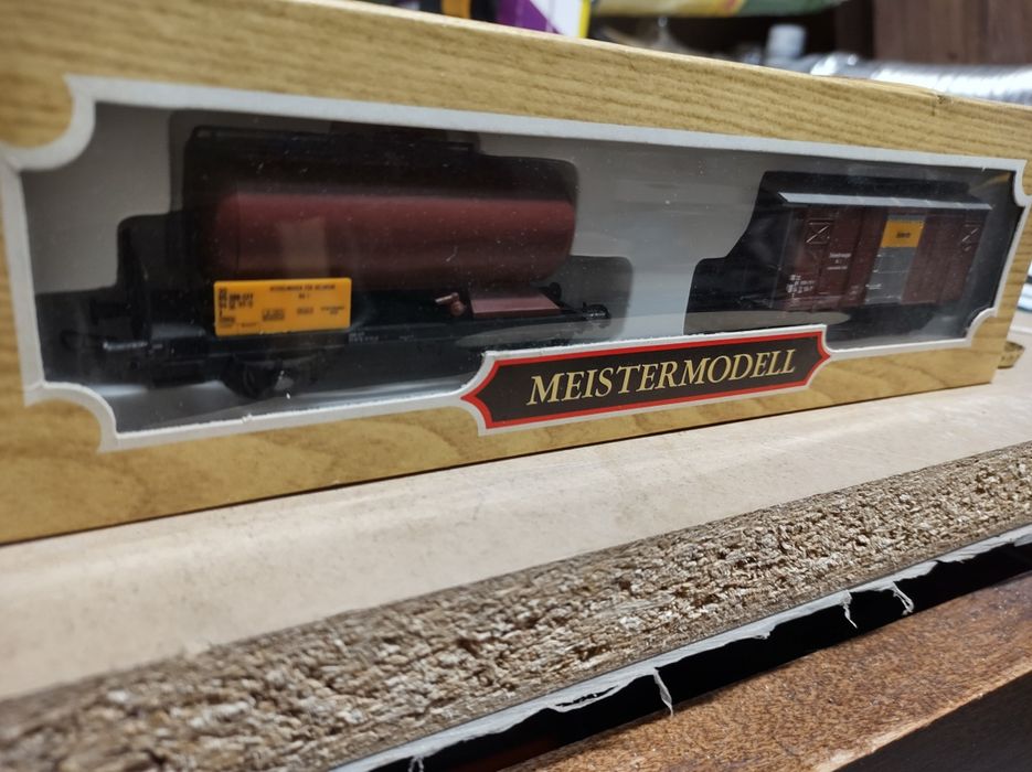 Liliput H0 1:87 zestaw wagonów do przewozu oleju