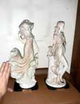 2 estatuetas de damas antigas em cerâmica(?)
Ver descrição