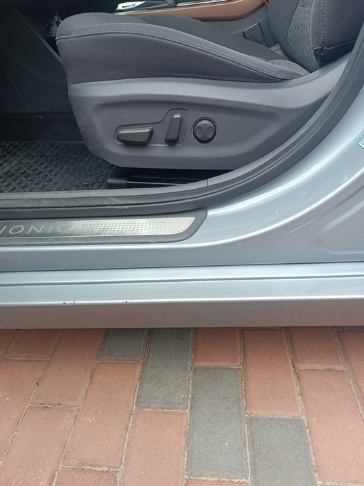 Hyundai Ioniq 28 кВ 12400$