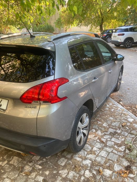 Peugeot 2008 versão style diesel ano: 04/2016