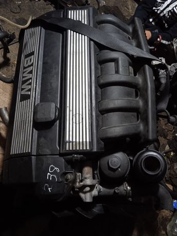 Мотор двигун BMW 520i M52