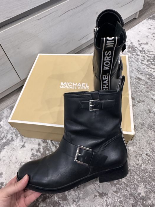 Чобітки чоботи, черевики, челсі  michael kors