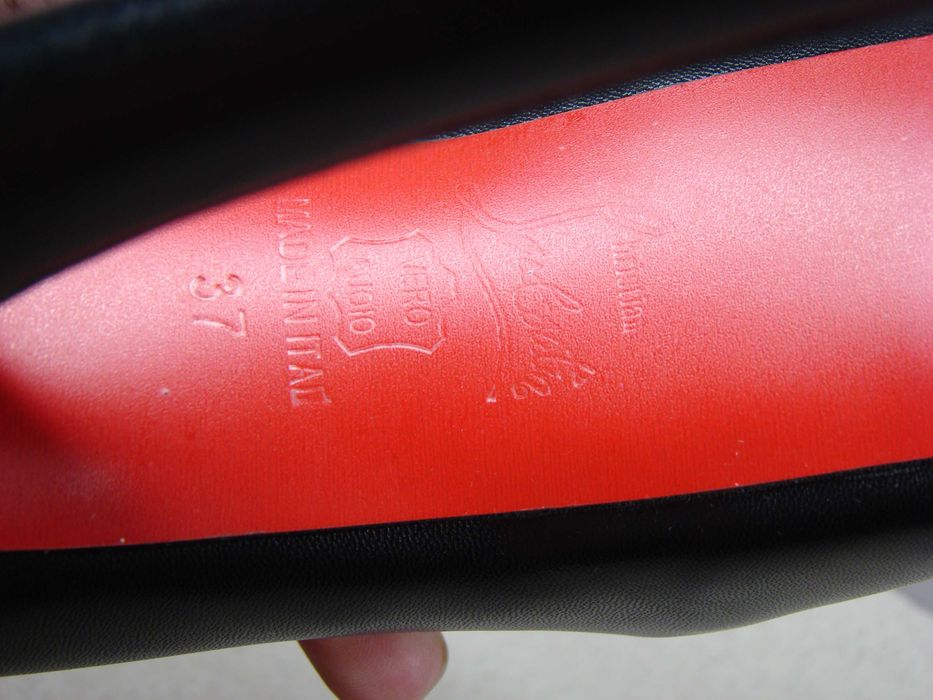 Christian Louboutin r.37 czarne szpilki z czerwoną podeszwą nowe