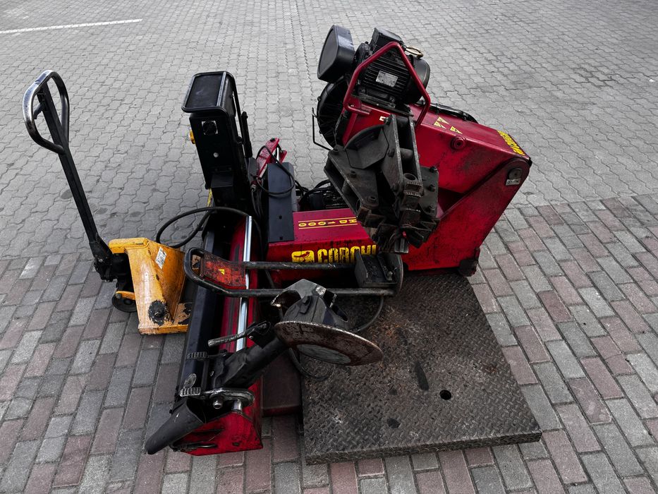 Шиномонтажний станок із захопленням диска 14 "-56" CORGHI