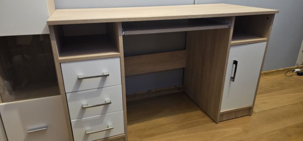 Biurko plus szafki i gratisy zapraszam