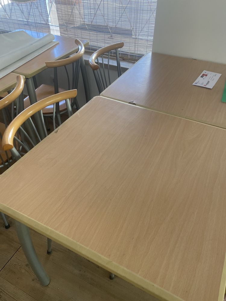 Mesa 70*70cm e cadeiras preco un